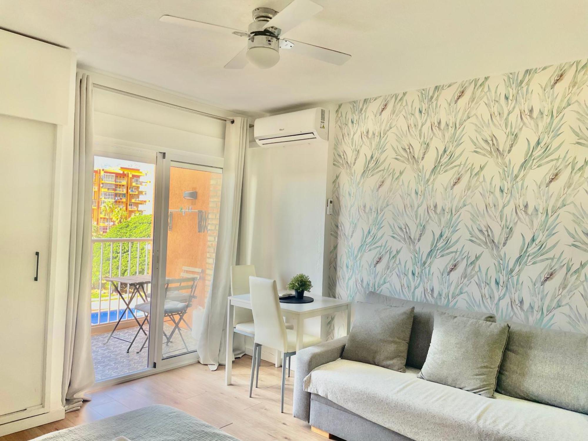 Luxury Suites Sunset Beach เบนัลมาเดนา ภายนอก รูปภาพ